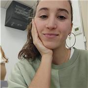 Graduada en psicología por la UNED el año pasado. Ofrezco clases para asignaturas de la carrera